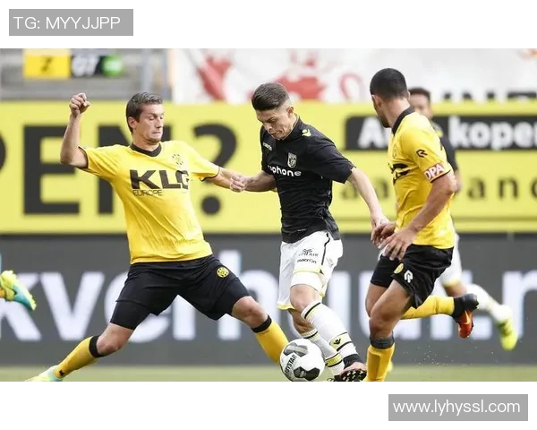 埃因霍温主场迎战赫拉克勒斯争夺联赛重要积分之战